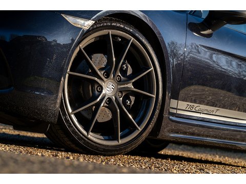 2019 Porsche 718 Cayman T (27)