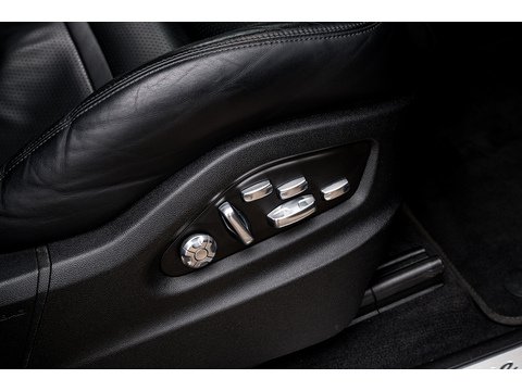 4.0 V8 E-Hybrid 14.1kWh Turbo S SUV 5dr Petrol Plug-in Hybrid Tiptronic S 4WD (21)