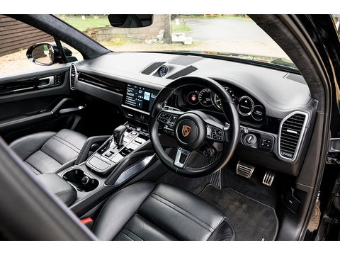 4.0 V8 E-Hybrid 14.1kWh Turbo S SUV 5dr Petrol Plug-in Hybrid Tiptronic S 4WD (21)