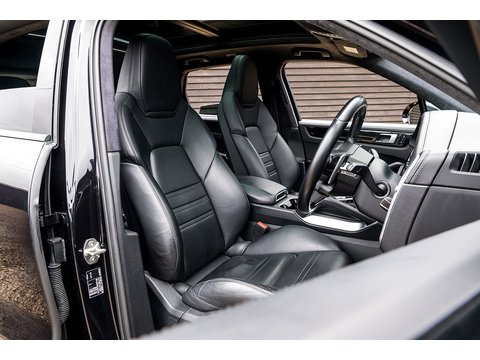 4.0 V8 E-Hybrid 14.1kWh Turbo S SUV 5dr Petrol Plug-in Hybrid Tiptronic S 4WD (21)