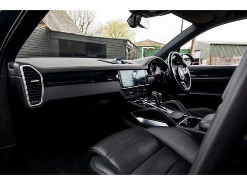 4.0 V8 E-Hybrid 14.1kWh Turbo S SUV 5dr Petrol Plug-in Hybrid Tiptronic S 4WD (21)