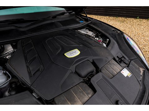 4.0 V8 E-Hybrid 14.1kWh Turbo S SUV 5dr Petrol Plug-in Hybrid Tiptronic S 4WD (21)