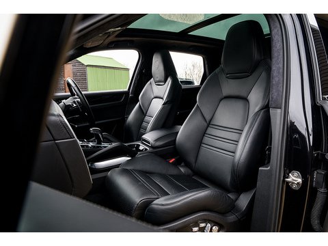 4.0 V8 E-Hybrid 14.1kWh Turbo S SUV 5dr Petrol Plug-in Hybrid Tiptronic S 4WD (21)