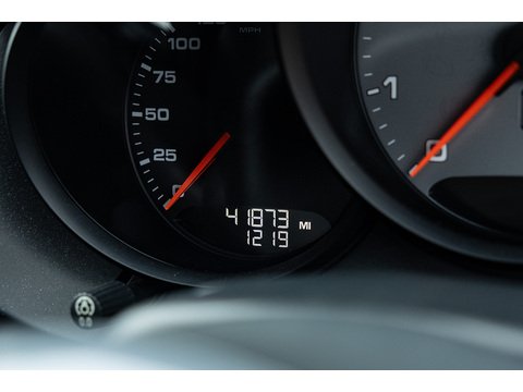 981 S Coupe 3.4 Automatic Petrol (17)