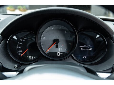 981 S Coupe 3.4 Automatic Petrol (17)