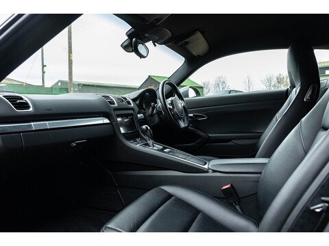 981 S Coupe 3.4 Automatic Petrol (17)