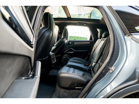 Porsche Cayenne T V8 Turbo SUV 4.0 Automatic (21)