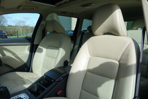 Volvo 2.5T SE Estate Automatic (Low Mileage Example.. Huge Value)