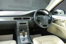 Volvo V70 2.5T SE Estate Automatic 