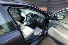 Volvo V70 2.5T SE Estate Automatic 