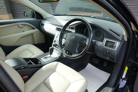 Volvo 2.5T SE Estate Automatic (Low Mileage Example.. Huge Value)