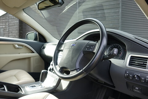 Volvo 2.5T SE Estate Automatic (Low Mileage Example.. Huge Value)