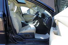 Volvo V70 2.5T SE Estate Automatic 