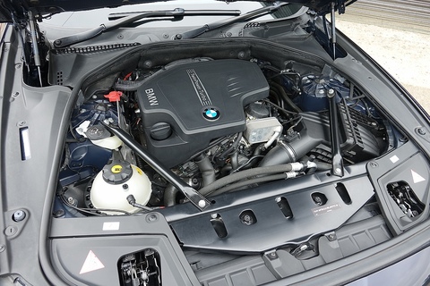 528i Luxury Saloon 2.0 Automatic Petrol