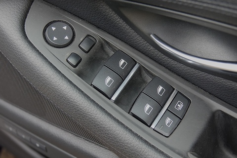 528i Luxury Saloon 2.0 Automatic Petrol