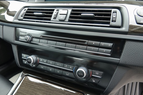 528i Luxury Saloon 2.0 Automatic Petrol