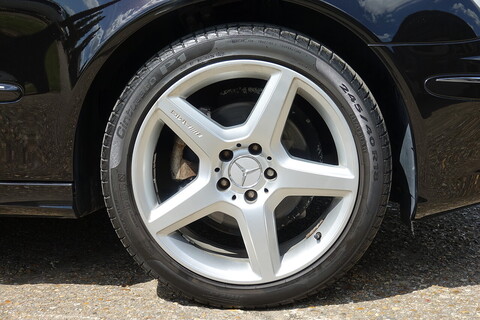 E300 V6 AVANTGARDE Estate 7 Speed G-Tronic Estate 3000 Automatic Petrol