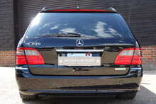 Mercedes-Benz E Class E300 V6 AVANTGARDE Estate 7 Speed G-Tronic 