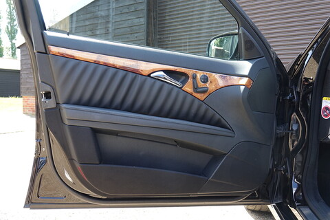 E300 V6 AVANTGARDE Estate 7 Speed G-Tronic Estate 3000 Automatic Petrol