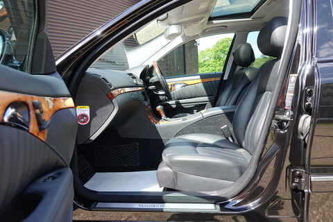 E300 V6 AVANTGARDE Estate 7 Speed G-Tronic Estate 3000 Automatic Petrol