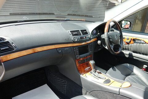 E300 V6 AVANTGARDE Estate 7 Speed G-Tronic Estate 3000 Automatic Petrol