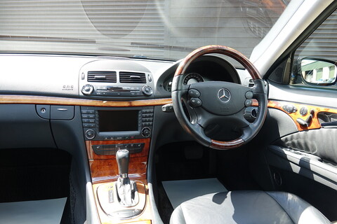 E300 V6 AVANTGARDE Estate 7 Speed G-Tronic Estate 3000 Automatic Petrol