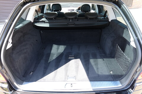 E300 V6 AVANTGARDE Estate 7 Speed G-Tronic Estate 3000 Automatic Petrol