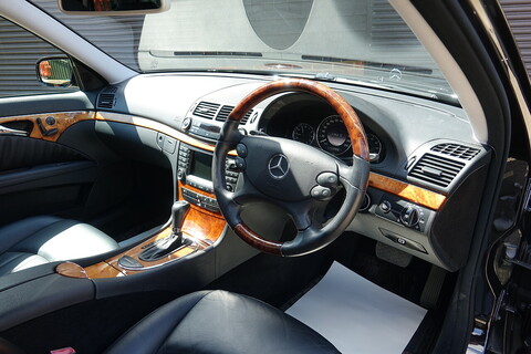 E300 V6 AVANTGARDE Estate 7 Speed G-Tronic Estate 3000 Automatic Petrol