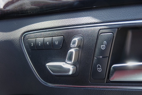 E250 AMG Sport Saloon Automatic Saloon 2000 Automatic Petrol