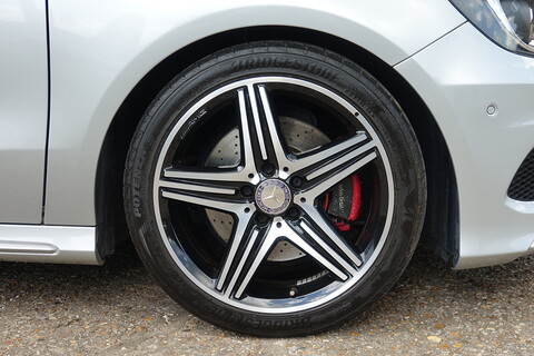 A250 4Matic Sport AMG Line Hatchback 2.0 Automatic Petrol