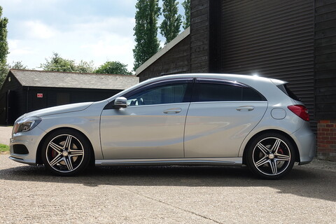 A250 4Matic Sport AMG Line Hatchback 2.0 Automatic Petrol