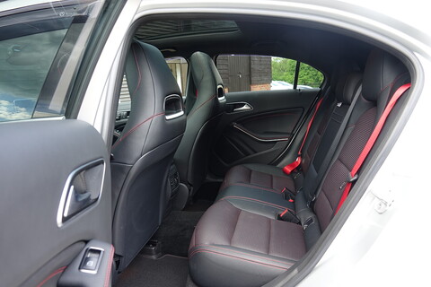 A250 4Matic Sport AMG Line Hatchback 2.0 Automatic Petrol