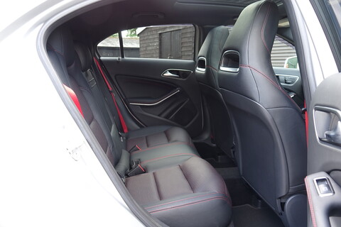 A250 4Matic Sport AMG Line Hatchback 2.0 Automatic Petrol