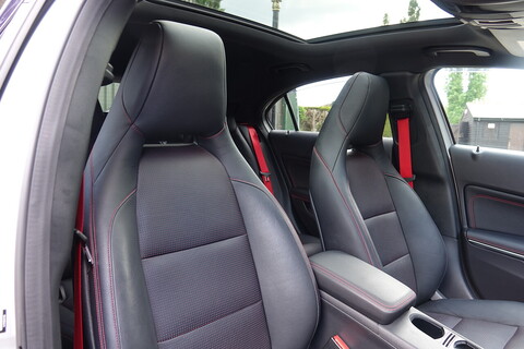 A250 4Matic Sport AMG Line Hatchback 2.0 Automatic Petrol