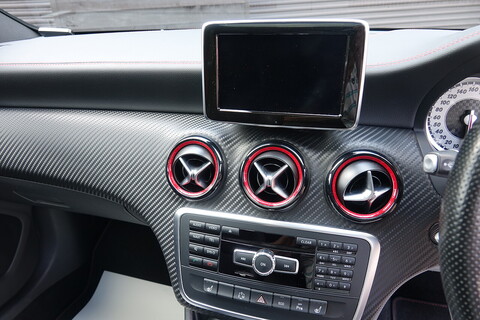 A250 4Matic Sport AMG Line Hatchback 2.0 Automatic Petrol