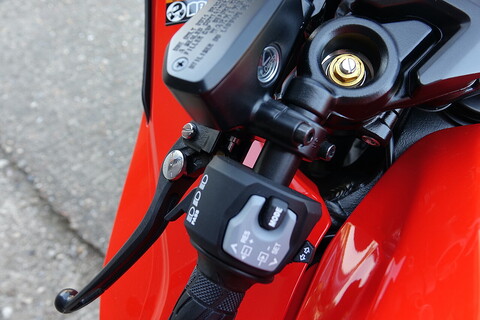 1300 Super Sports Petrol Manual Euro 5 (190 ps)