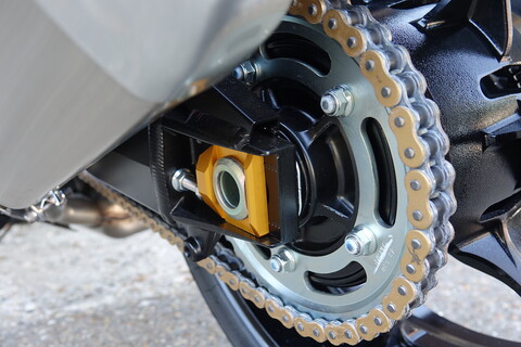 1300 Super Sports Petrol Manual Euro 5 (190 ps)