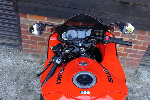 1300 Super Sports Petrol Manual Euro 5 (190 ps)