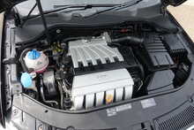 Volkswagen Passat 3.2 V6 FSI DSG 4Motion 