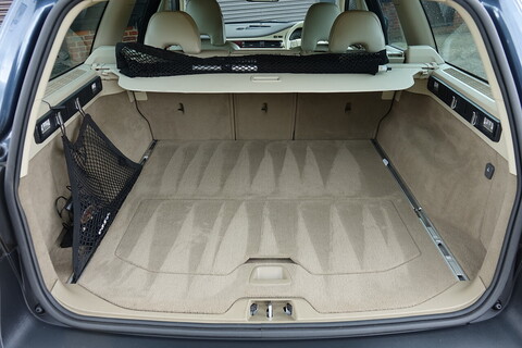 SE LUX Estate 3.2 Automatic Petrol