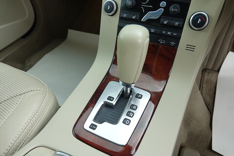 SE LUX Estate 3.2 Automatic Petrol