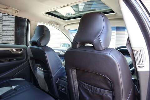 2.5 R AWD Automatic Estate 2500 Automatic Petrol