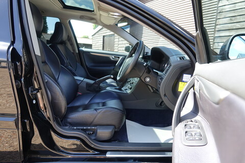 2.5 R AWD Automatic Estate 2500 Automatic Petrol