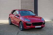 Porsche Cayenne T V6 GTS 