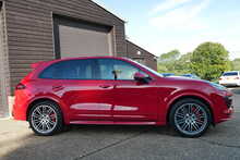 Porsche Cayenne T V6 GTS 