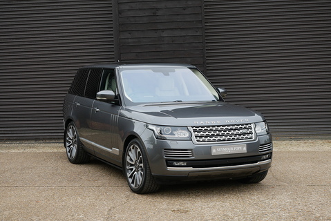 Land Rover Range Rover 4.4 SD V8 Autobiography AWD (Pan Roof, Head Up, Deployable Steps, 22's, Electric Tow Bar) 