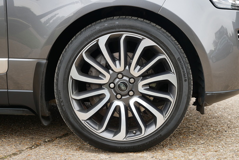 Land Rover Range Rover 4.4 SD V8 Autobiography AWD (Pan Roof, Head Up, Deployable Steps, 22's, Electric Tow Bar) 