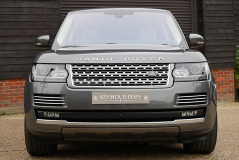 Land Rover Range Rover 4.4 SD V8 Autobiography AWD (Pan Roof, Head Up, Deployable Steps, 22's, Electric Tow Bar) 
