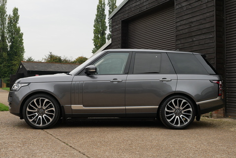 Land Rover Range Rover 4.4 SD V8 Autobiography AWD (Pan Roof, Head Up, Deployable Steps, 22's, Electric Tow Bar) 