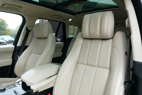 Land Rover Range Rover 4.4 SD V8 Autobiography AWD (Pan Roof, Head Up, Deployable Steps, 22's, Electric Tow Bar) 